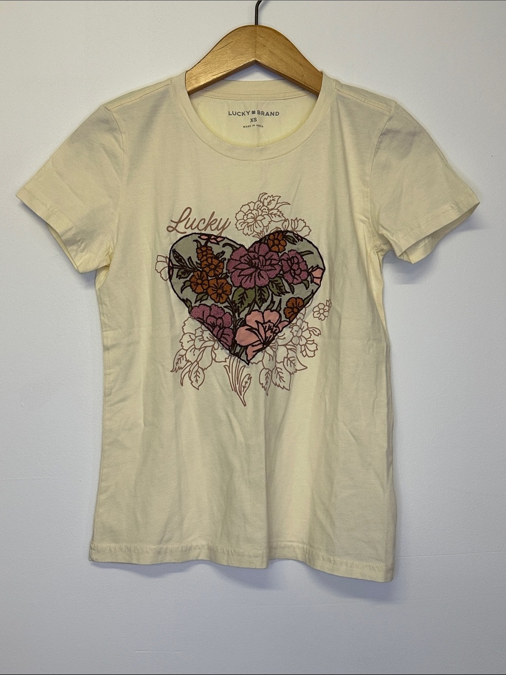 Lucky Brand Cream Short-Sleeve Tee with embroidered floral heart XS and medium